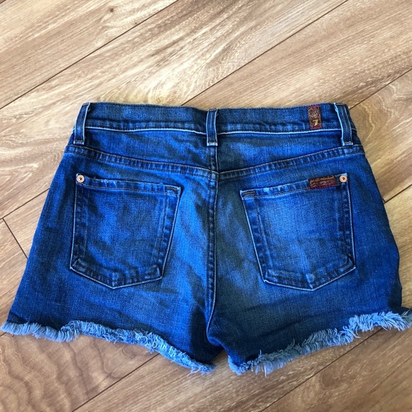 7 for all Mankind size 26 Jean shorts - Picture 2 of 3
